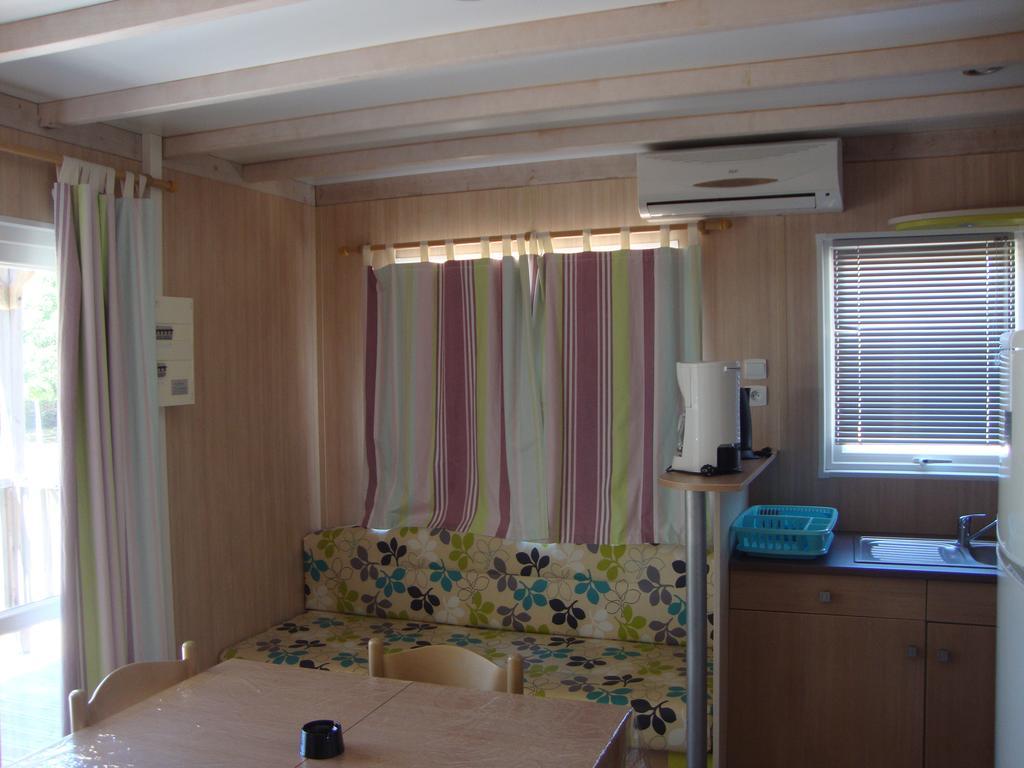 Camping Residence Chalet La Pomposa Terrazzoni 보니파시오 객실 사진
